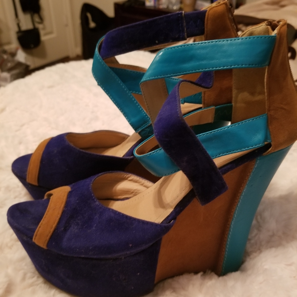 Shoes - Picture 3 of 5